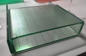Wire U-shaped glass